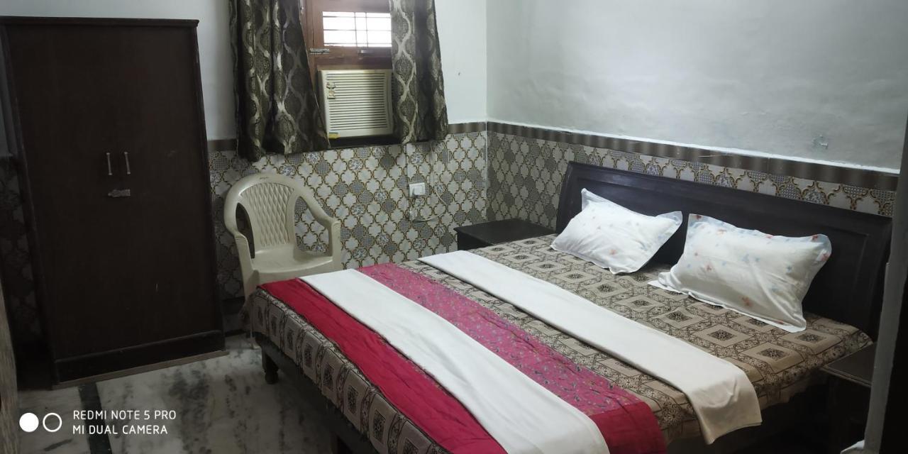 Guest house Radhanath Sewa Ashram *