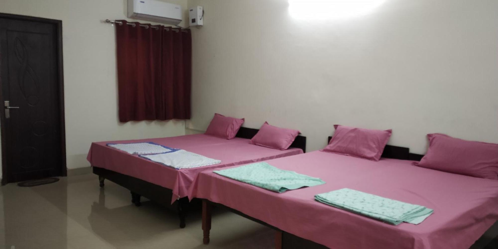 Radhanath Sewa Ashram * Vrindavan